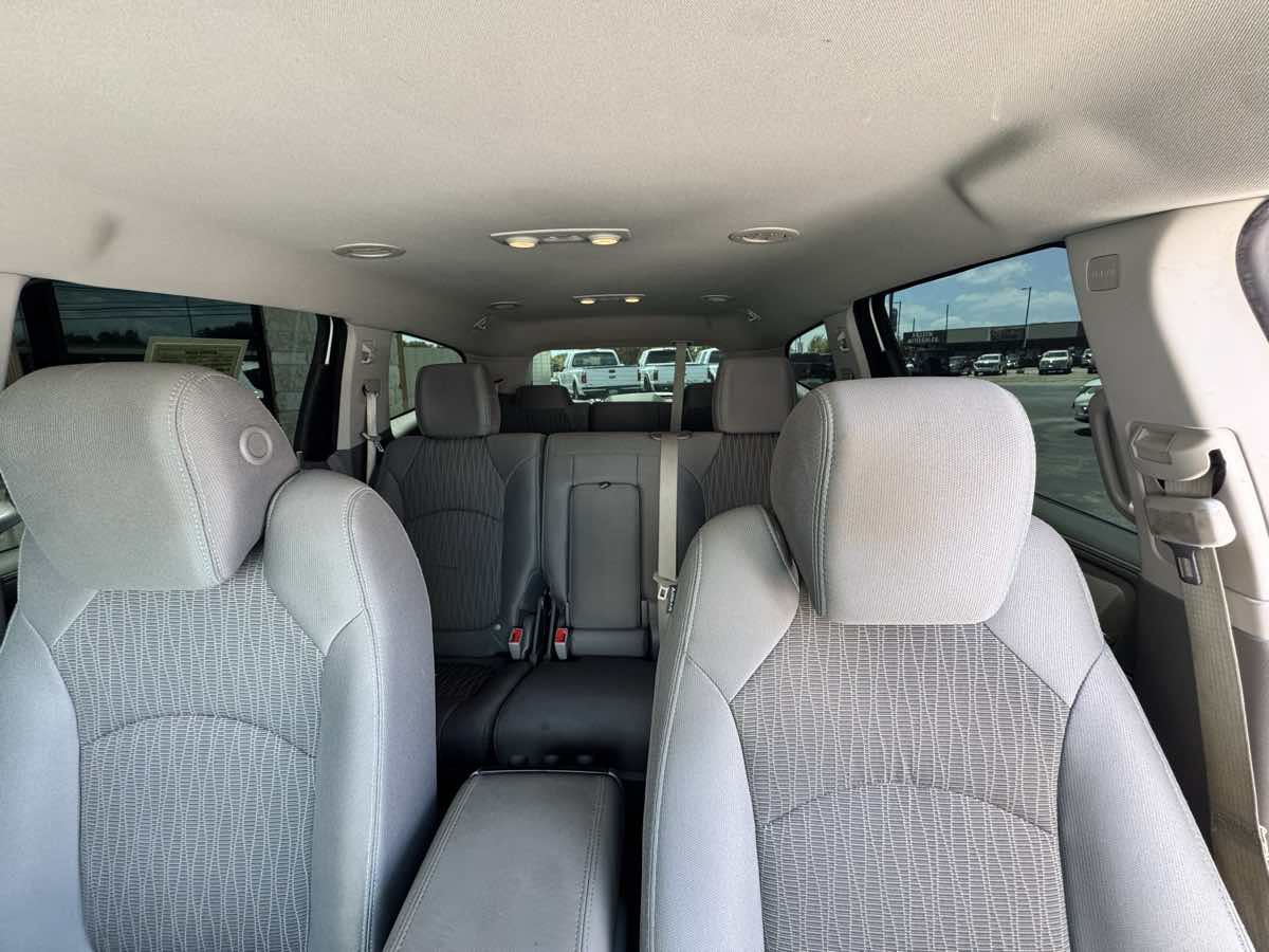 Used 2017 Chevrolet Traverse LS FWD image 9
