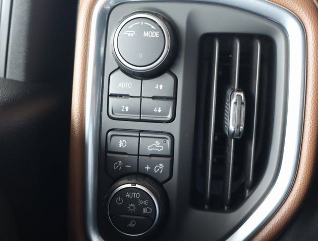 Used 2020 Chevrolet Silverado 3500 High Country w/ Technology Package AWD/4WD image 25