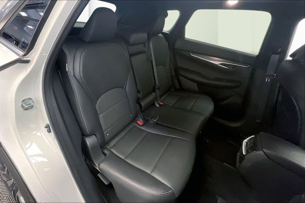 Used 2022 INFINITI QX50 Luxe w/ Appearance Package image 18