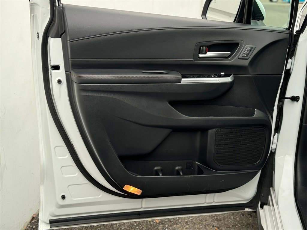Certified 2025 Toyota Sienna Platinum image 10