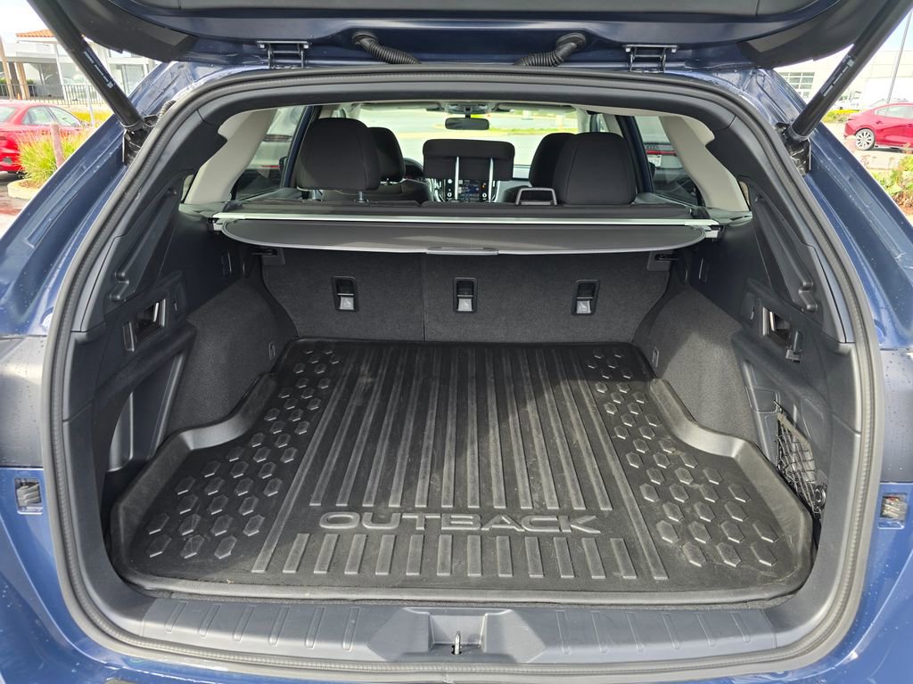 Used 2025 Subaru Outback Premium image 14