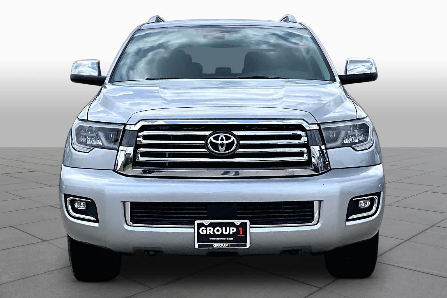 Used 2020 Toyota Sequoia Platinum RWD image 4