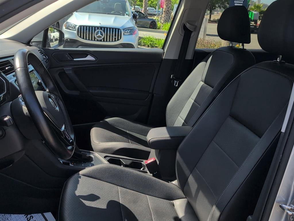 Used 2019 Volkswagen Tiguan SEL FWD image 12
