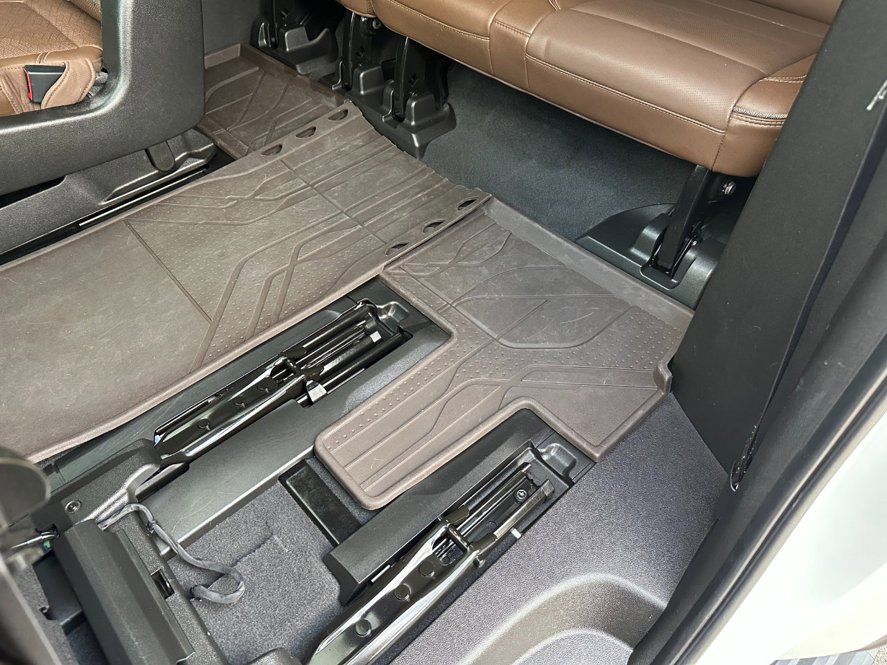 Used 2021 Chevrolet Suburban High Country image 23