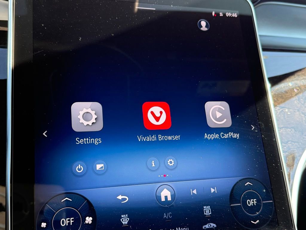 Used 2025 Mercedes-Benz GLC 300 image 12