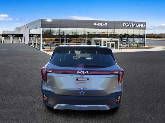 Used 2024 Kia Seltos LX AWD/4WD image 4