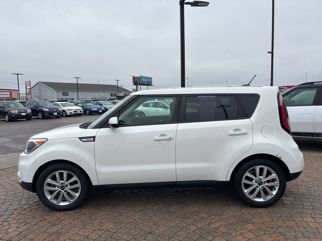 Used 2019 Kia Soul + FWD image 8