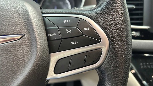 Used 2021 Chrysler Voyager LX image 18