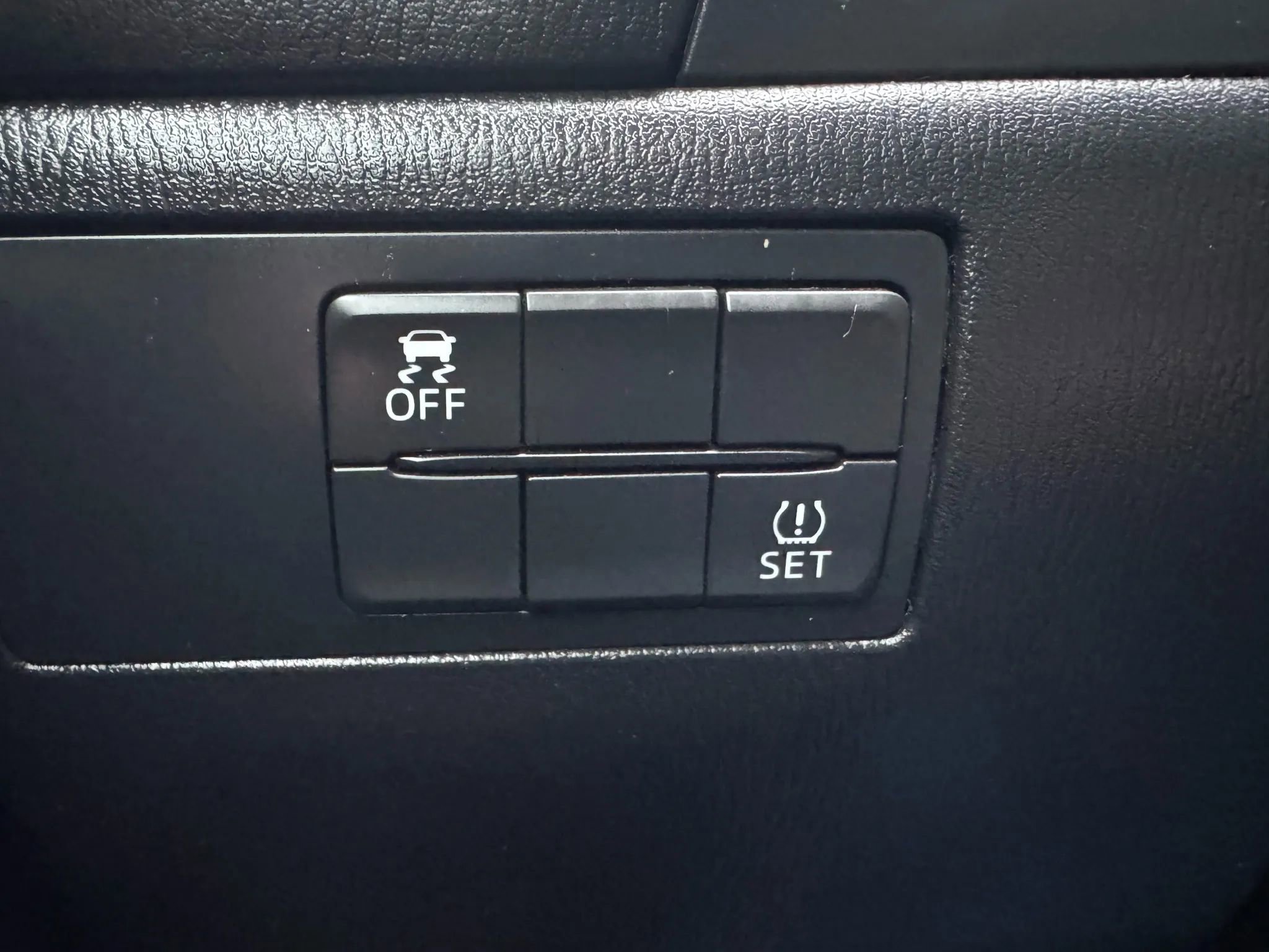 Used 2018 MAZDA MAZDA3 Touring image 20