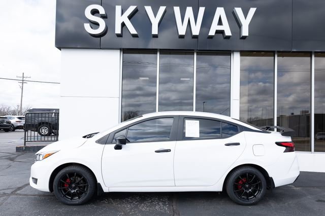 Used 2024 Nissan Versa S w/ Trunk Package image 2