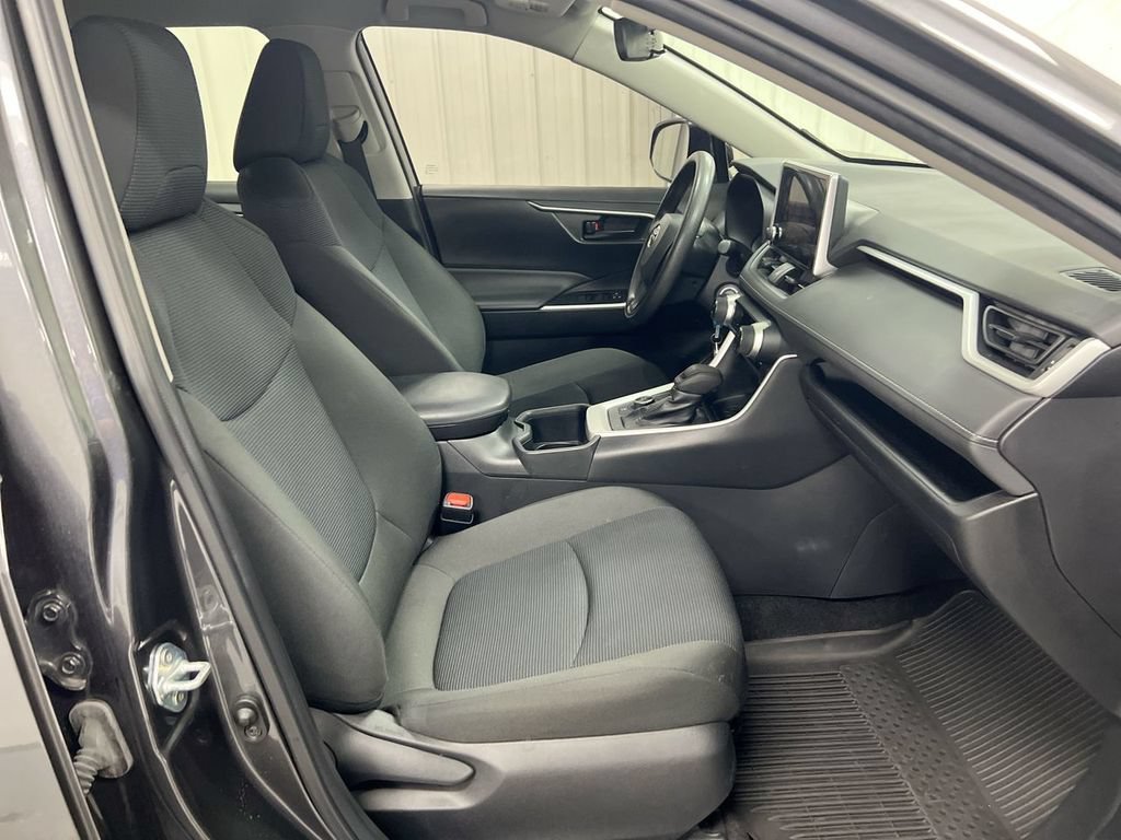 Used 2023 Toyota RAV4 LE AWD/4WD image 22