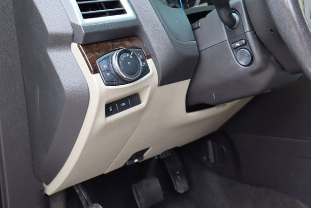 Used 2015 Ford Explorer Limited w/ Equipment Group 301A FWD image 25