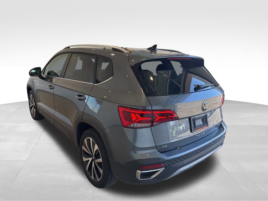 Used 2022 Volkswagen Taos SE image 3
