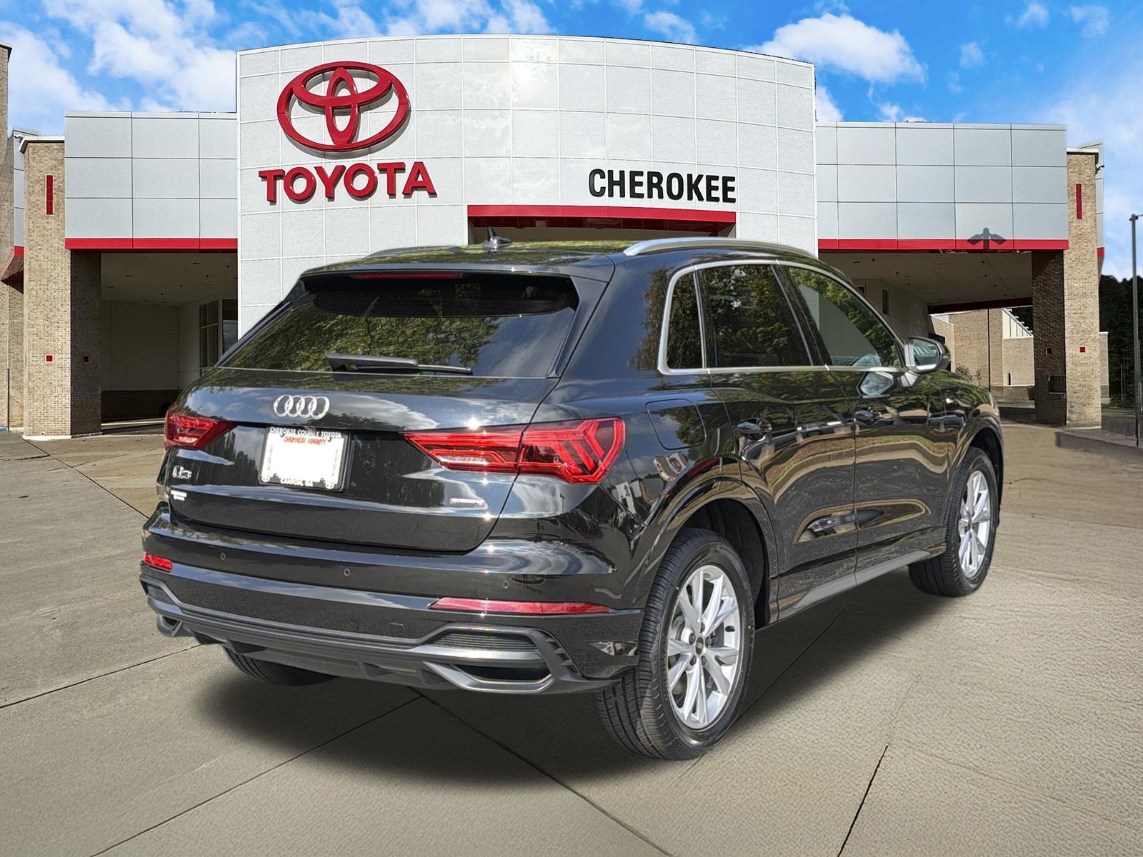Used 2022 Audi Q3 2.0T Premium Plus w/ Premium Plus Package AWD/4WD image 5