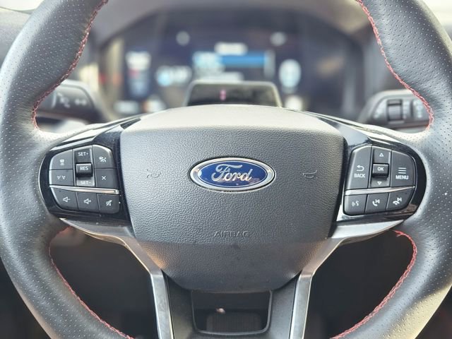 Used 2025 Ford Explorer ST-Line w/ ST-Line Street Pack image 16