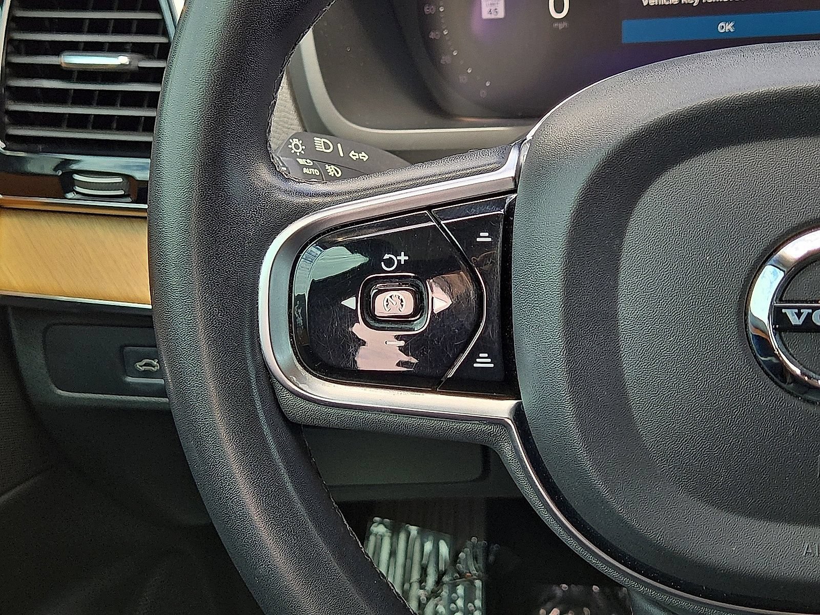 Used 2023 Volvo XC90 T8 Plus AWD/4WD image 20