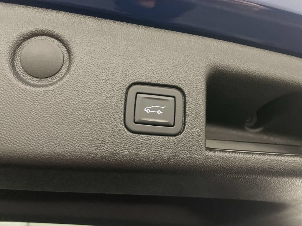 Used 2023 Chevrolet Equinox LT AWD/4WD image 27