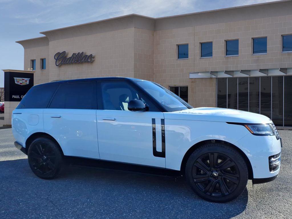Used 2023 Land Rover Range Rover SE image 4