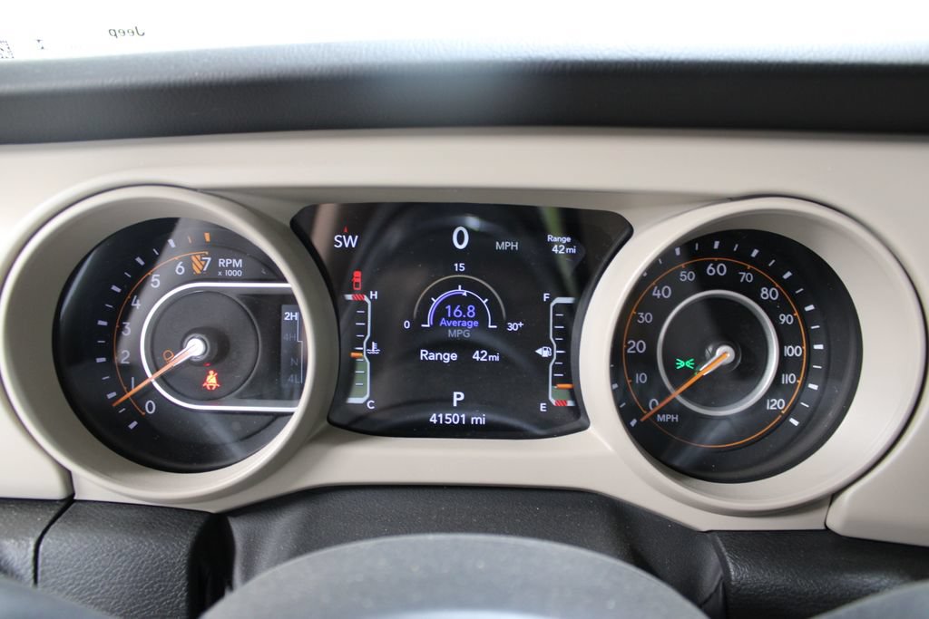 Used 2022 Jeep Gladiator Overland w/ Cold Weather Group AWD/4WD image 26
