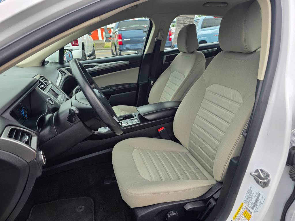 Used 2020 Ford Fusion S FWD image 4