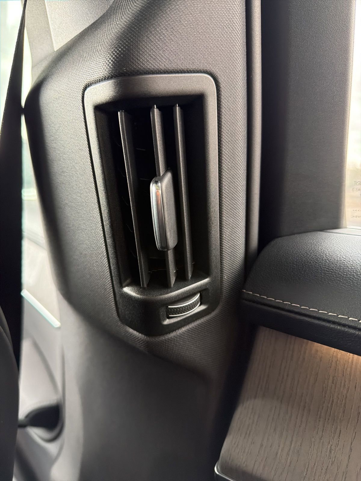 Used 2025 Volvo XC90 T8 Ultra w/ Protection Package Premier image 48