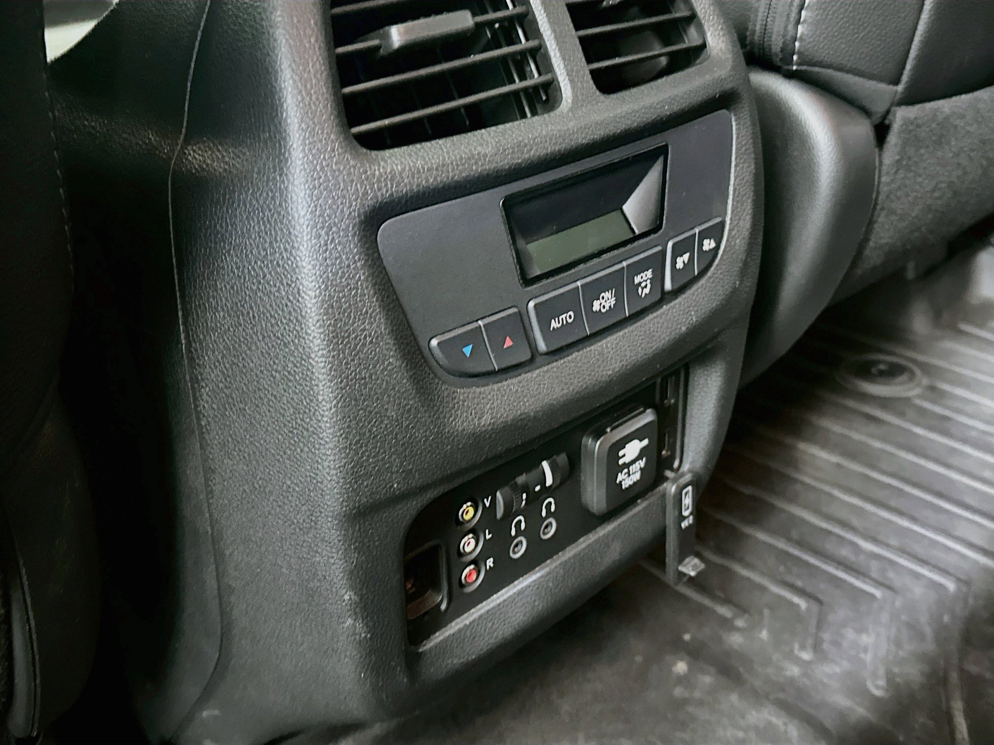 Used 2017 Honda Pilot Touring image 27