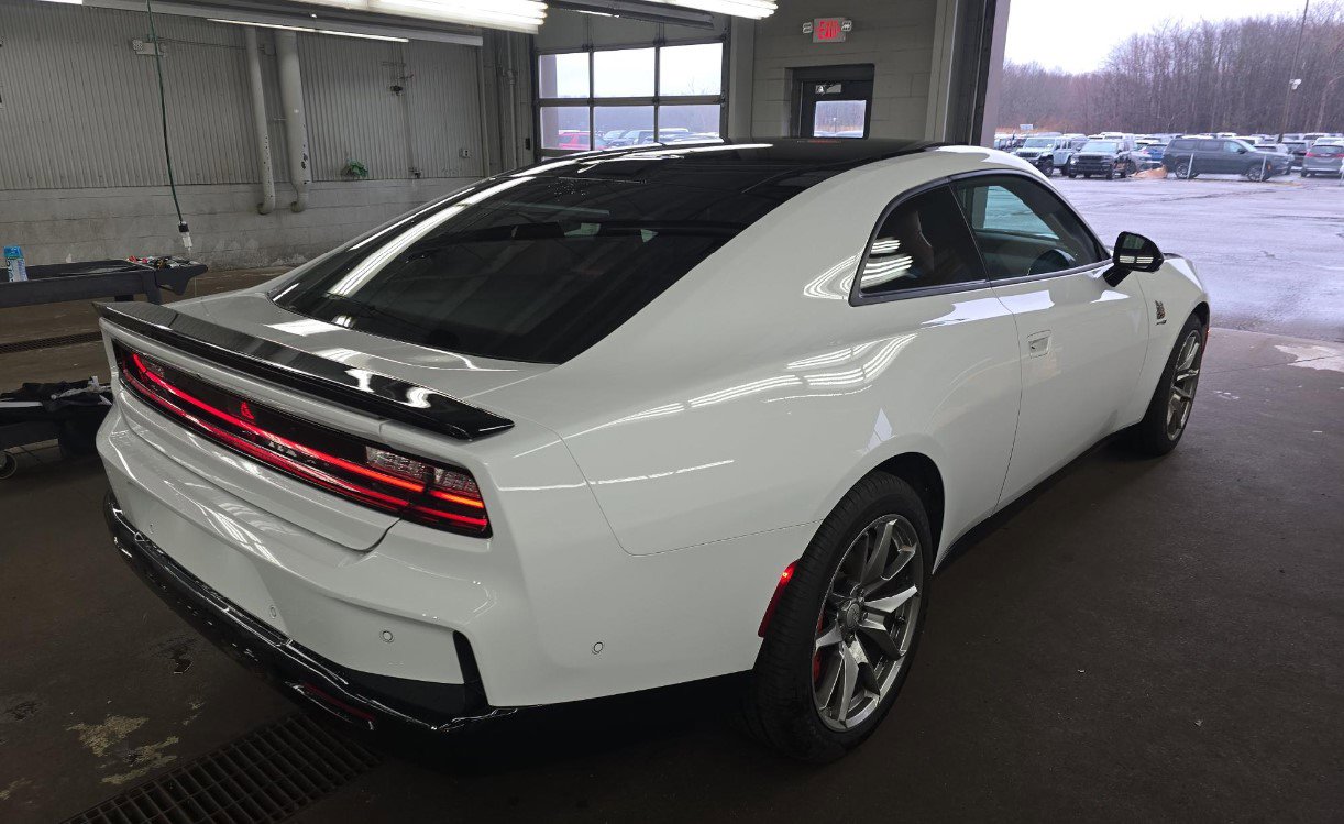 Used 2024 Dodge Charger Daytona Scat Pack w/ Plus Group AWD/4WD image 4