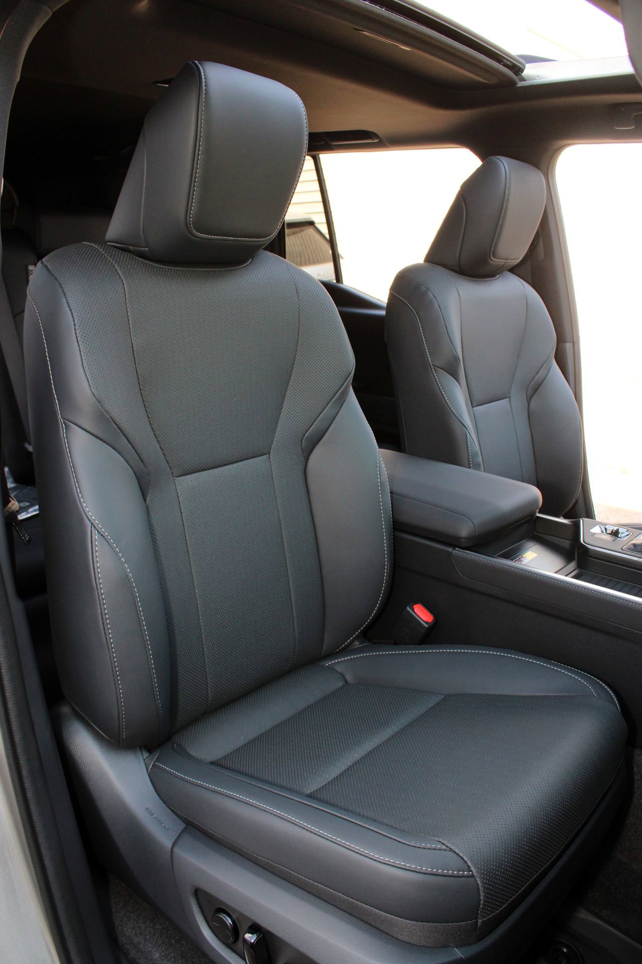 Used 2024 Lexus GX 550 w/ Accessory Package (Z1) image 11