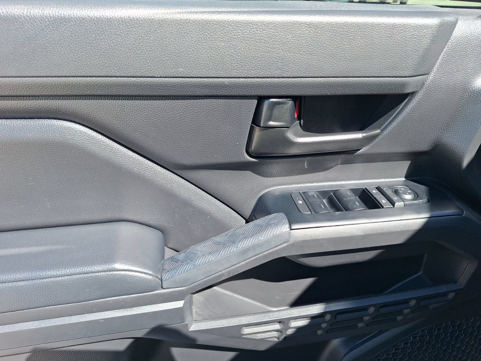 Used 2025 Toyota Tacoma SR RWD image 15