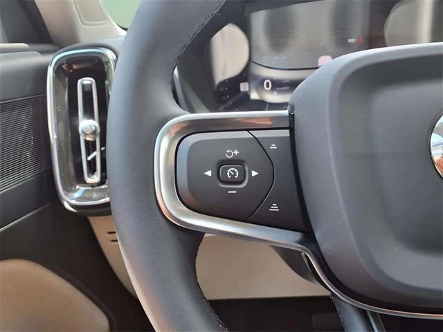 New 2026 Volvo XC40 B5 Plus w/ Protection Package Premier AWD/4WD image 14