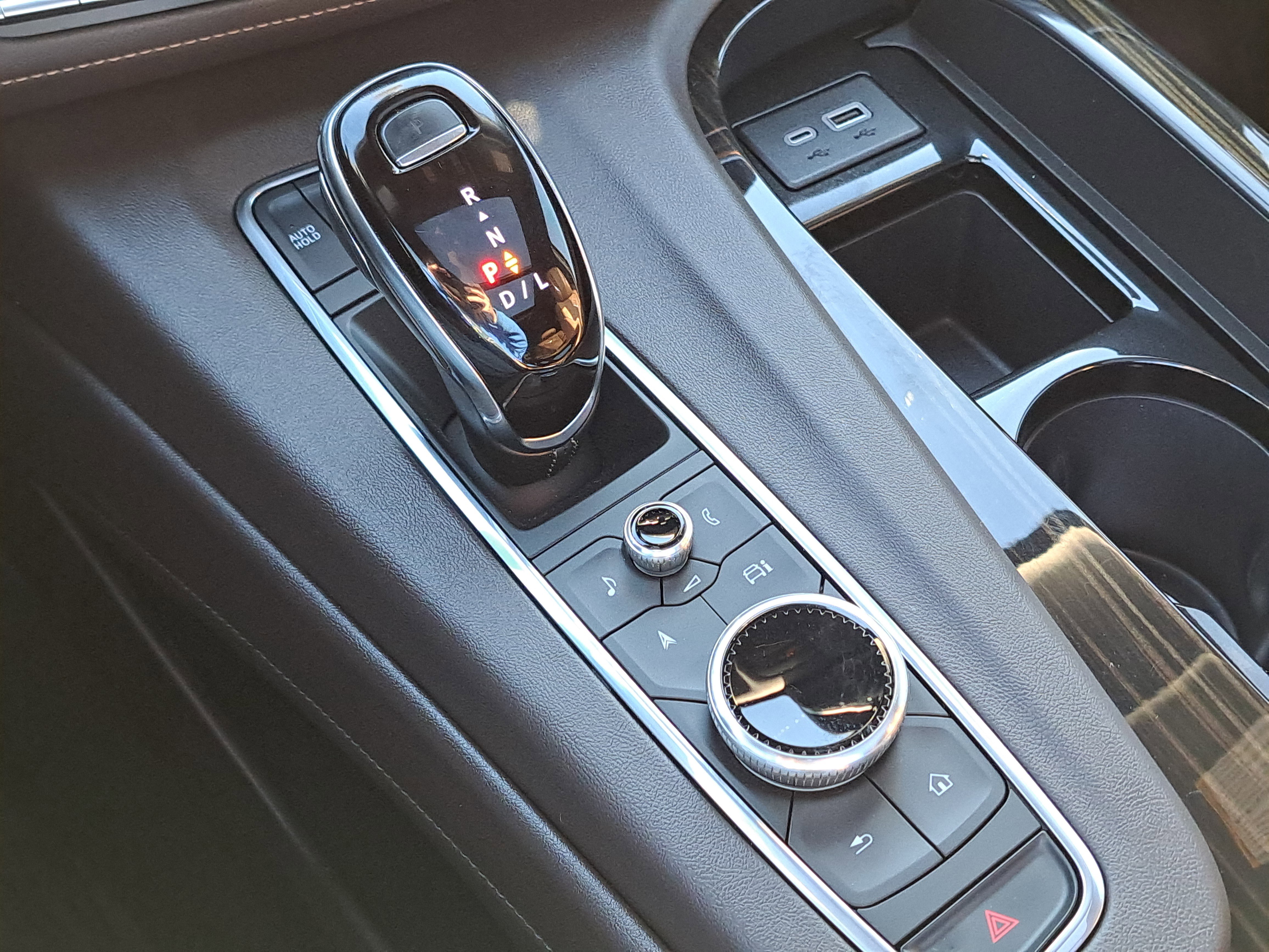 Used 2024 Cadillac Escalade ESV Sport w/ LPO, ONYX Package image 17