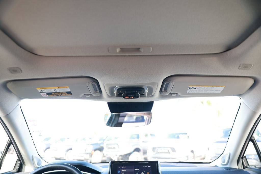 Used 2024 Toyota Corolla Cross XLE w/ Convenience Package image 30