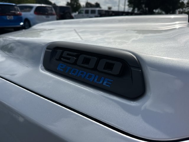 New 2027 RAM 1500 4x4 Crew Cab image 9