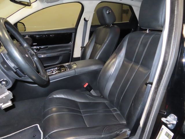 Used 2015 Jaguar XJ image 21