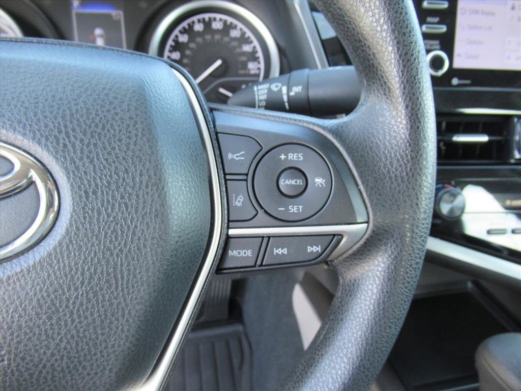 Used 2022 Toyota Camry LE image 18