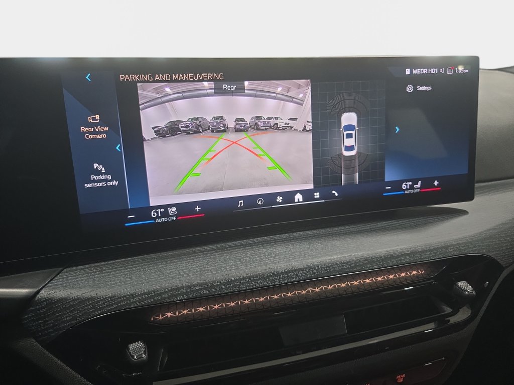 Certified 2025 BMW 330i Sedan w/ M Sport Package RWD image 16