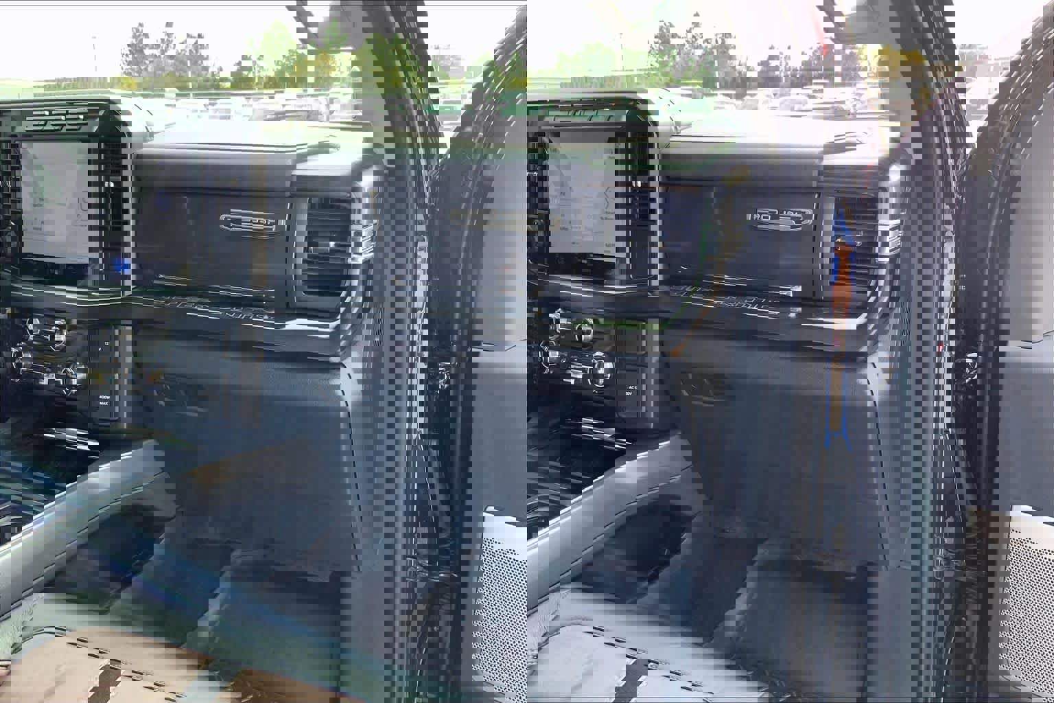 Used 2024 Ford F250 Lariat w/ Lariat Ultimate Package image 18