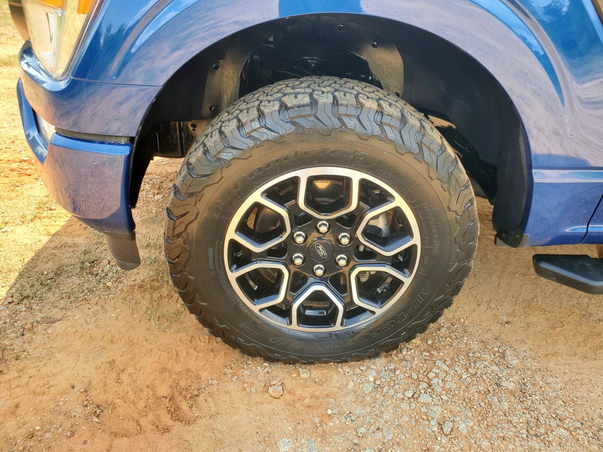 Used 2022 Ford F150 XLT w/ Equipment Group 301A Mid AWD/4WD image 3