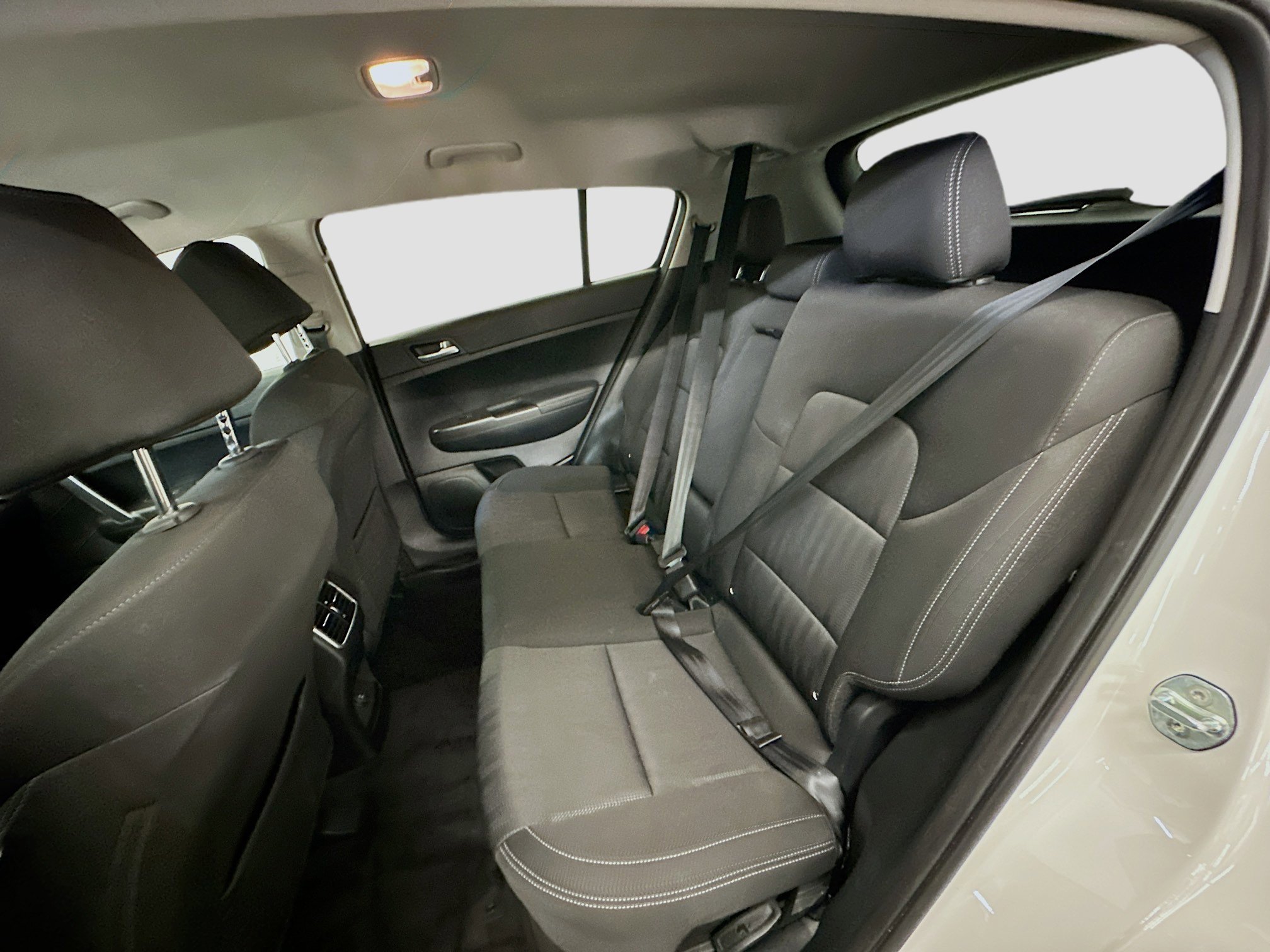 Used 2022 Kia Sportage LX image 28