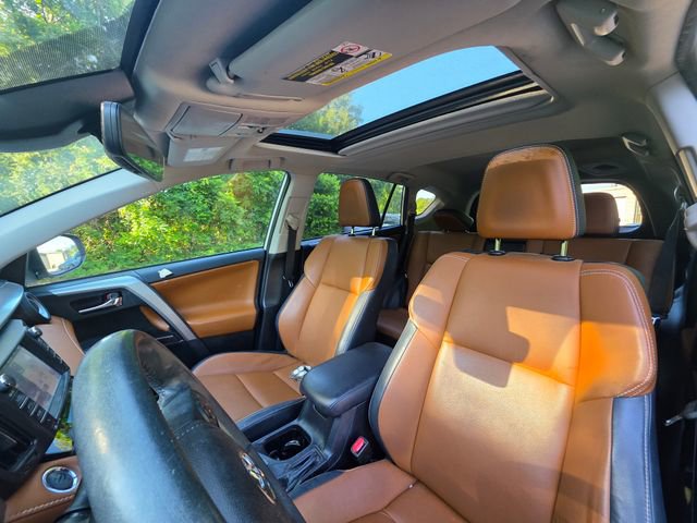 Used 2018 Toyota RAV4 Limited w/ Advanced Technology Package FWD image 13