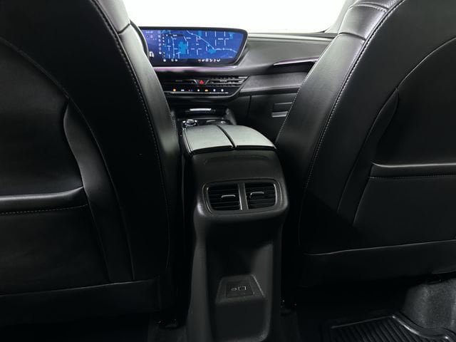 Used 2024 Buick Envision Preferred AWD/4WD image 22