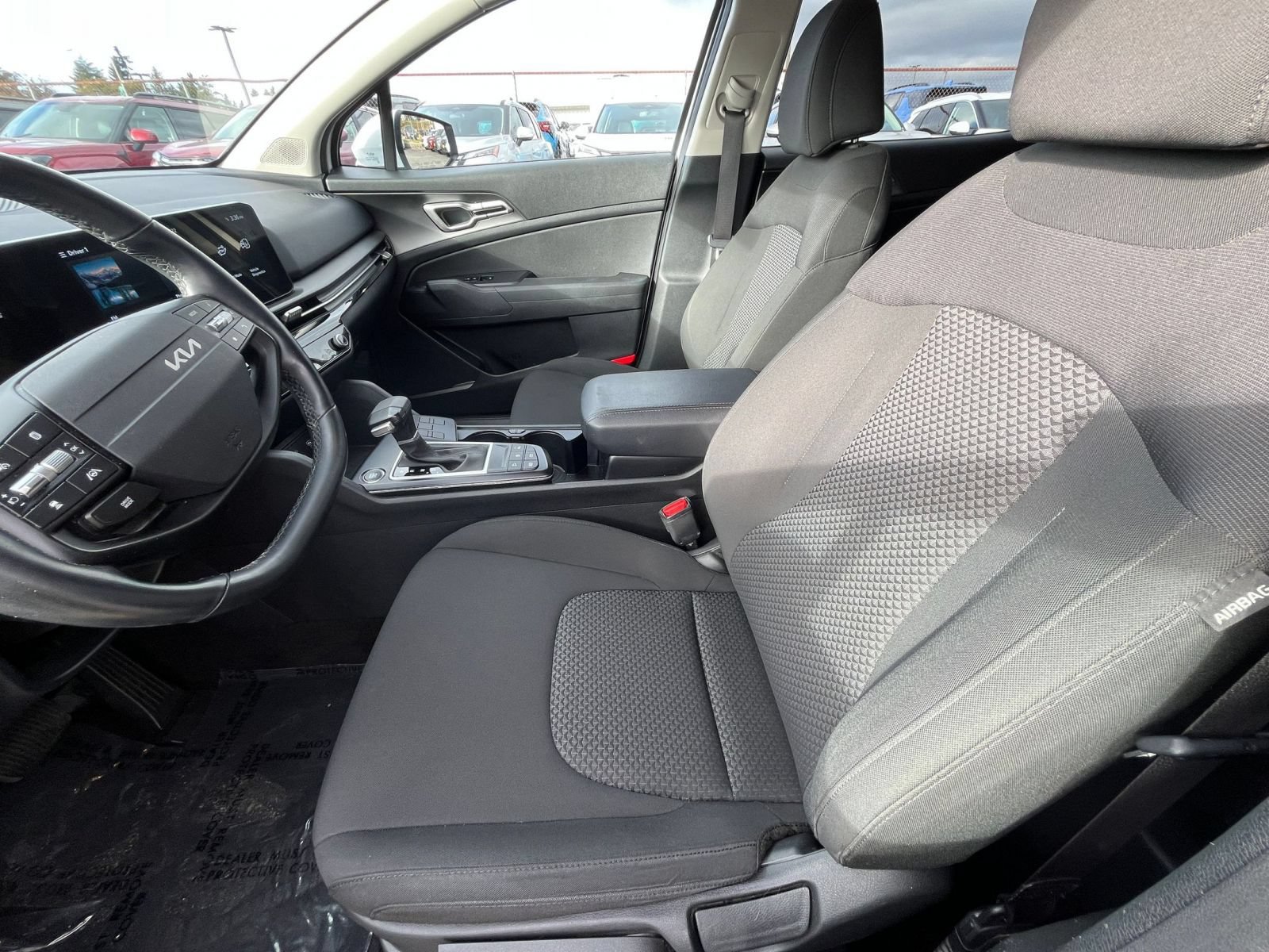 Used 2026 Kia Sportage LX FWD image 27