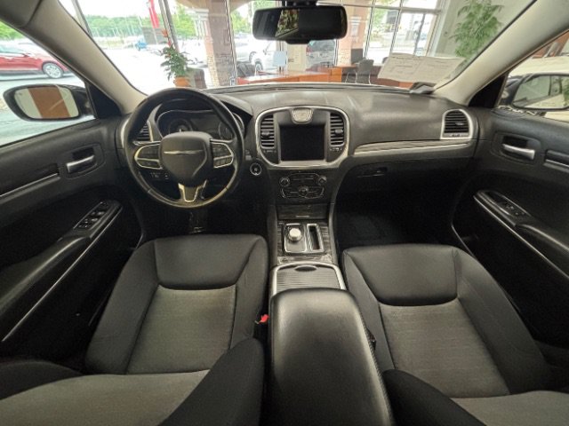 Used 2021 Chrysler 300 Touring w/ Sport Appearance Package RWD image 9