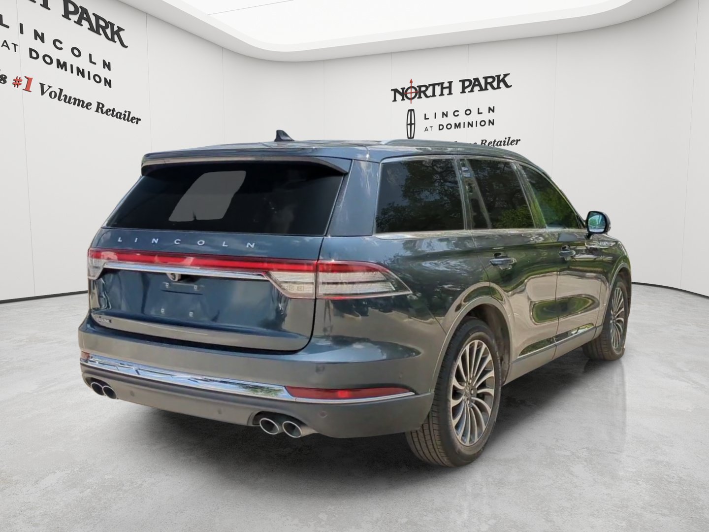 Used 2022 Lincoln Aviator Reserve w/ Equipment Group 201A RWD image 5