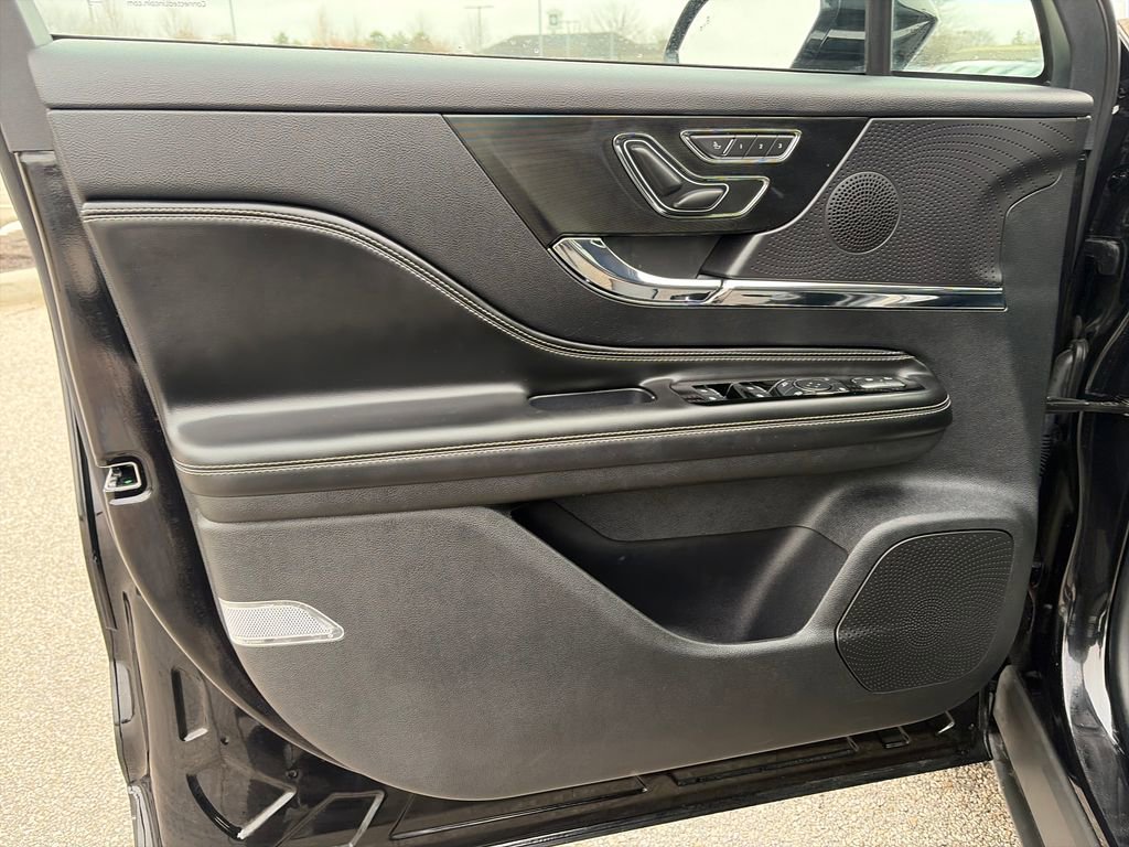 Used 2023 Lincoln Corsair Standard image 19