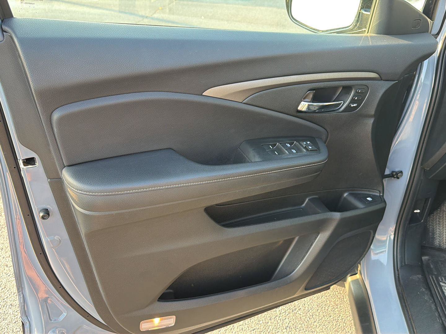 Used 2023 Honda Ridgeline RTL-E image 16