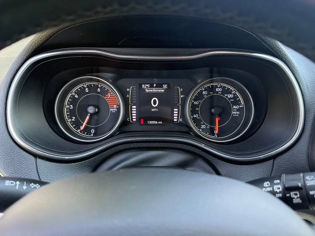 Used 2020 Jeep Cherokee Latitude Plus AWD/4WD image 16