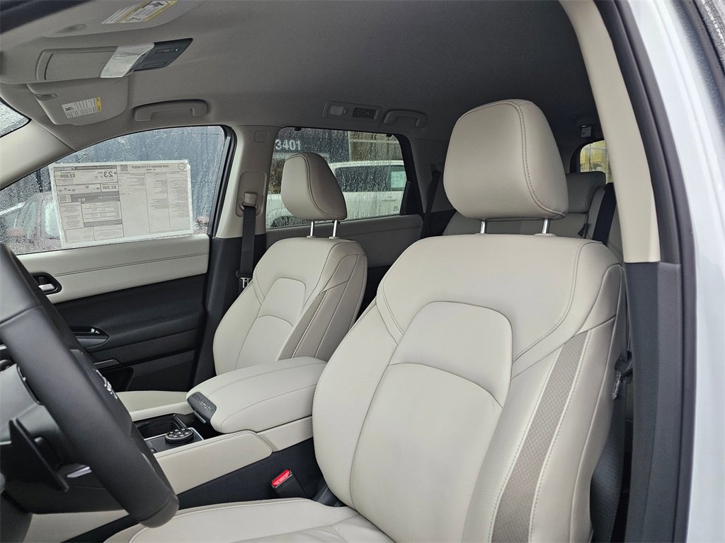 New 2025 Nissan Pathfinder SL w/ Cargo Package image 16