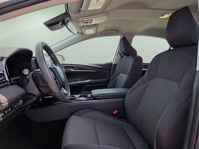 Used 2025 Toyota Camry LE image 16