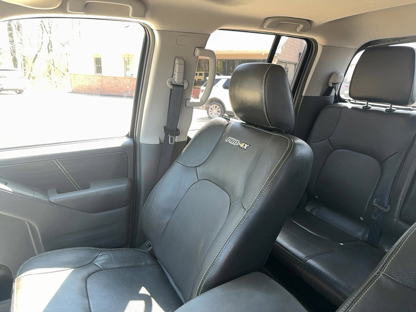 Used 2017 Nissan Frontier PRO-4X w/ Pro-4x Luxury Package AWD/4WD image 17